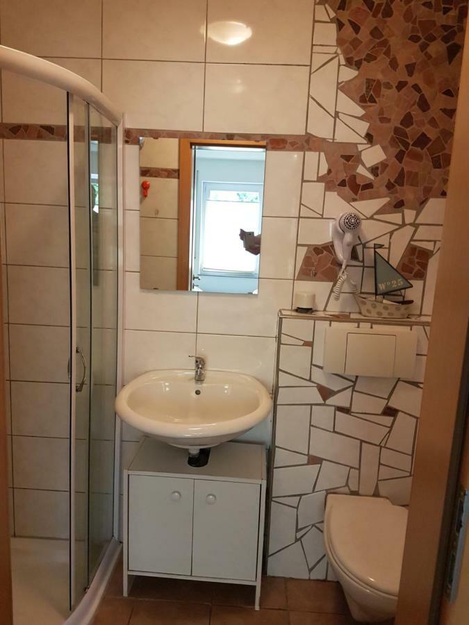 Gaestezimmer Auf Dem Campingplatz Konz Luaran gambar